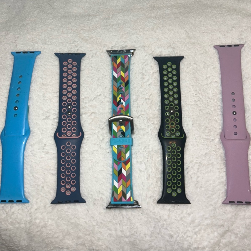 Whole bunch of Apple/Apple Watch accessories